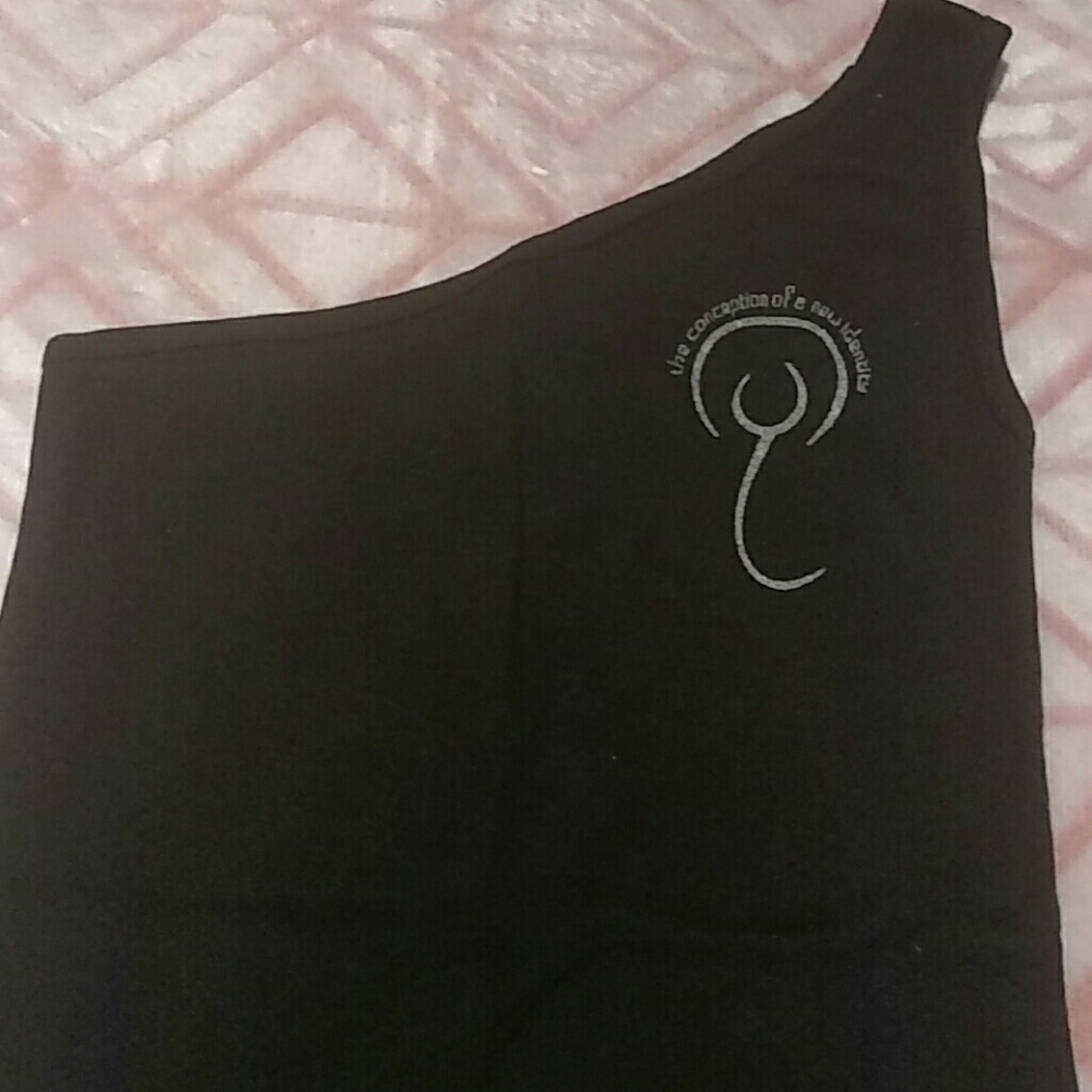 Top - Picture 2 of 2